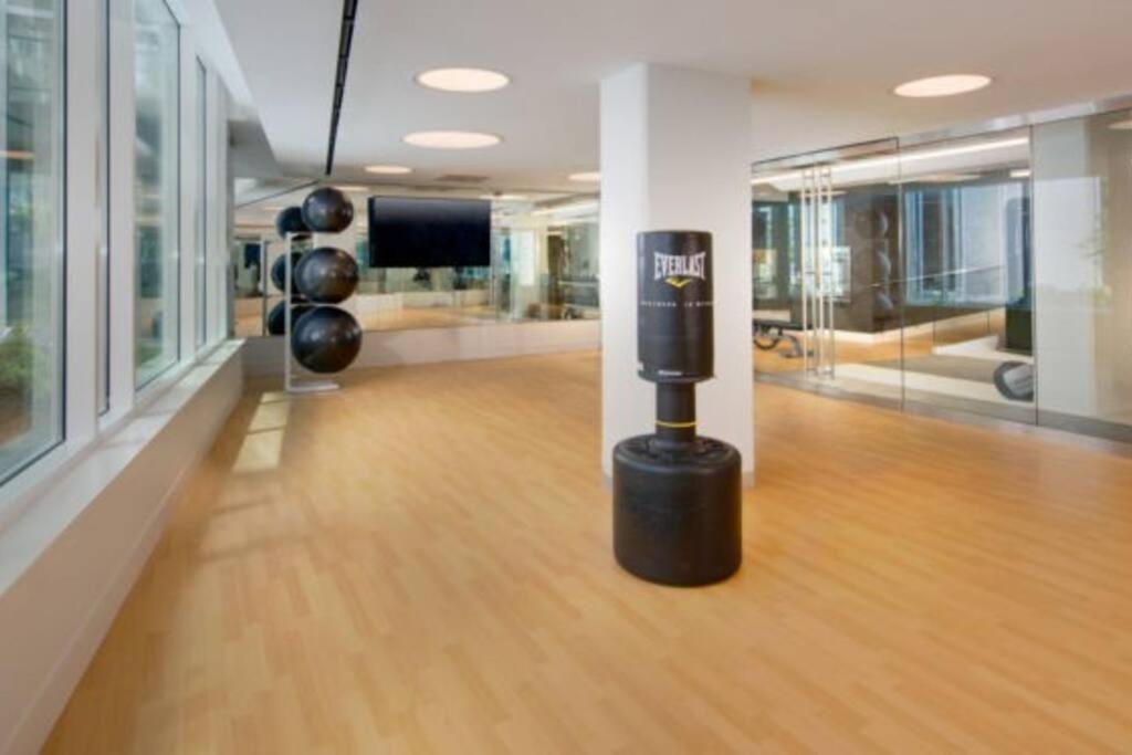 Modern, Chic, Great Location Apartment Вашингтон Екстериор снимка